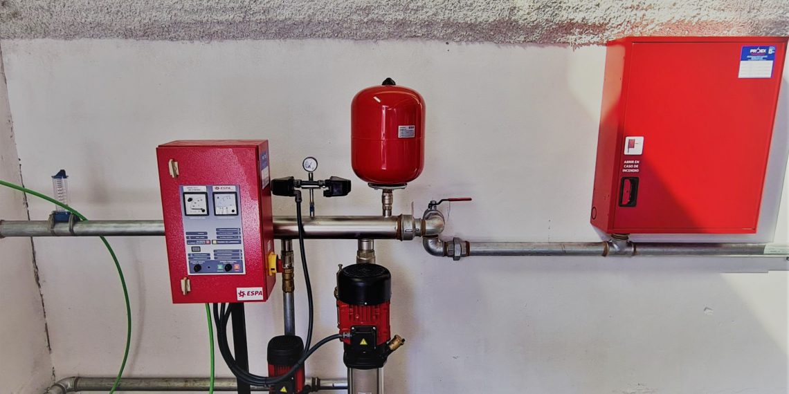 ¿Cuántas empresas se necesitan para proteger una nave contra el fuego? ¡Con nosotros, solo una!